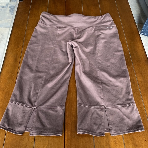 COLUMBIA Brown ‘Titanium’ Sport Capris with Split at Back Hem Size Medium - Picture 2 of 9
